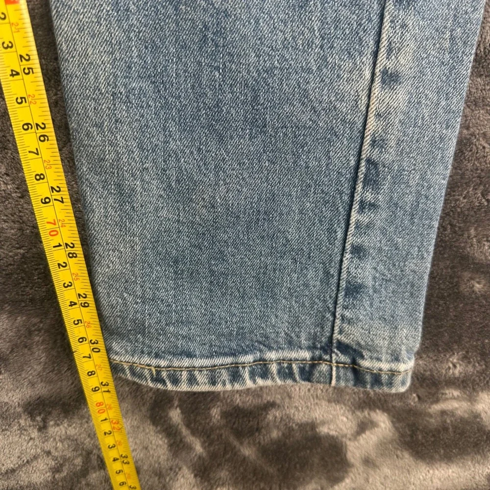 Levis 502 Regular Taper Jeans Mens 28x32 Light Wash Blue Denim 29507-0736